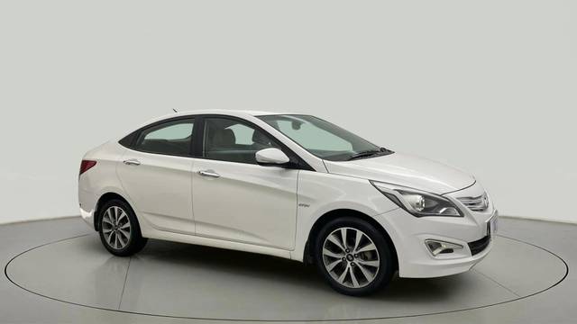 https://images10.gaadi.com/usedcar_image/4615939/original/e82f5ab8d4fc91d251b37126640c300d.jpg?imwidth=6400