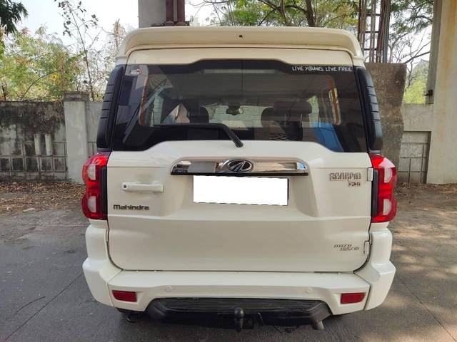 https://images10.gaadi.com/usedcar_image/4615943/original/processed_bbde74986dd5d5c5d8473f23508b9ad5.jpeg?imwidth=6402