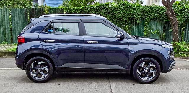 https://images10.gaadi.com/usedcar_image/4615951/original/1eff8ad79f18fb3daa837b8fb82c5554.jpg?imwidth=6401