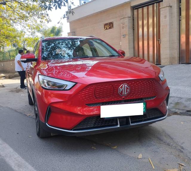 https://images10.gaadi.com/usedcar_image/4615978/original/processed_7a5044acb82813cf53055f61b977c666.jpg?imwidth=6400