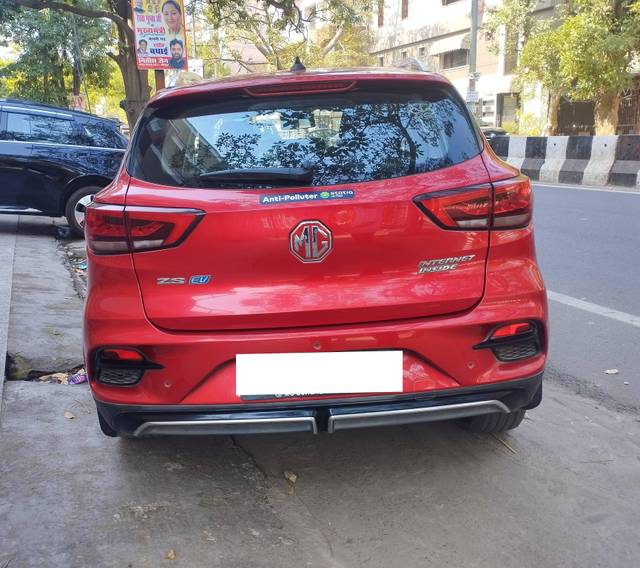 https://images10.gaadi.com/usedcar_image/4615978/original/processed_8c598b6987964b1fd286907f5bd53615.jpg?imwidth=6401