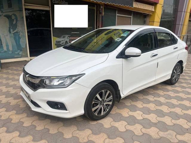 https://images10.gaadi.com/usedcar_image/4615981/original/processed_d60603798f46f0b9f2bf567b62718133.jpg?imwidth=6400