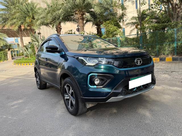 https://images10.gaadi.com/usedcar_image/4615984/original/processed_f8e82c2a420596d5d3c2b888b857df2c.jpg?imwidth=6400
