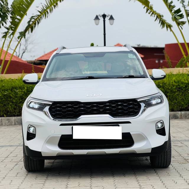 https://images10.gaadi.com/usedcar_image/4615985/original/processed_4127255f-9443-4b4b-b6f9-d98e93a8c7e6.jpg?imwidth=6400