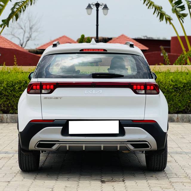https://images10.gaadi.com/usedcar_image/4615985/original/processed_d0a6da9a-2a87-4b53-aa83-4dd4269e0bbb.jpg?imwidth=6401