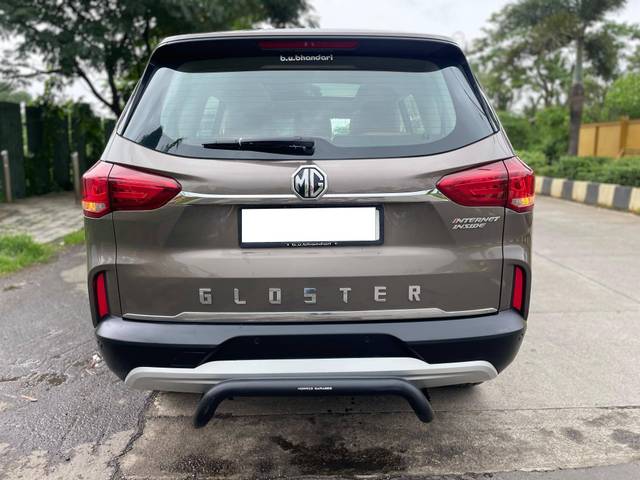https://images10.gaadi.com/usedcar_image/4615989/original/processed_1cbc1fb00c2d84872b9b7fe8a245f87a.jpg?imwidth=6402