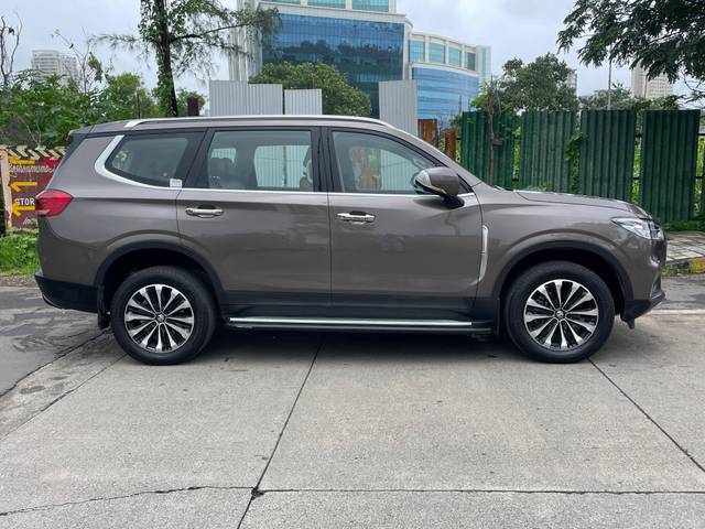 https://images10.gaadi.com/usedcar_image/4615989/original/processed_b0128118da46ae16a270fb17af2b317b.jpg?imwidth=6401