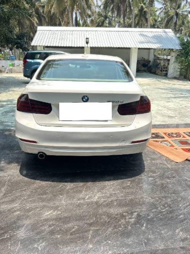 https://images10.gaadi.com/usedcar_image/4615994/original/processed_0b4719ab-b925-4429-9163-78a96147e518.jpg?imwidth=6402