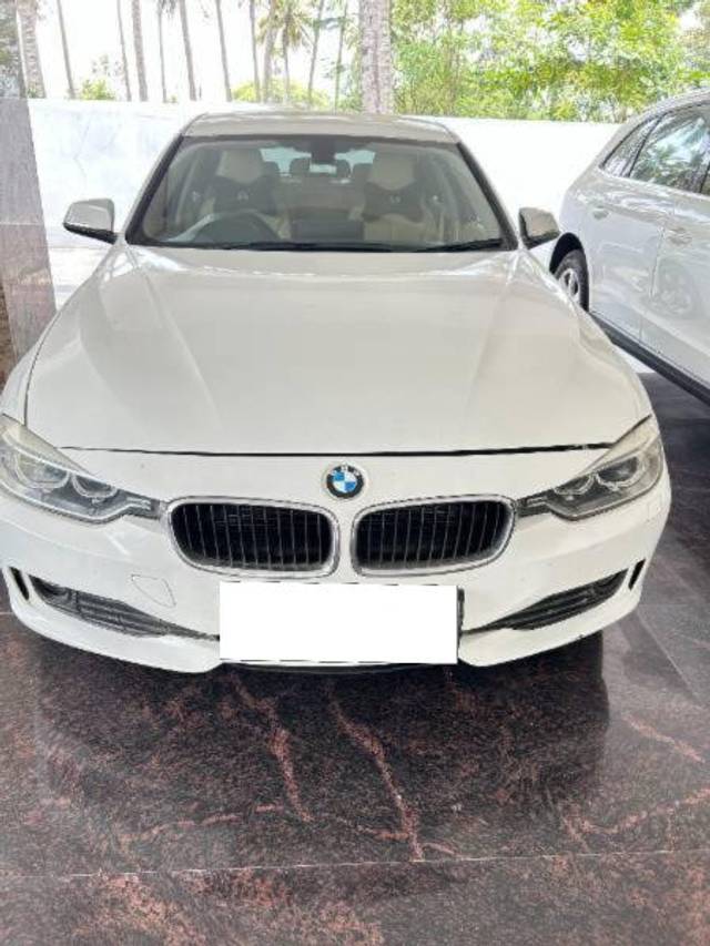https://images10.gaadi.com/usedcar_image/4615994/original/processed_b8a823e7-cd0c-48f2-97ce-1762346a9931.jpg?imwidth=6400