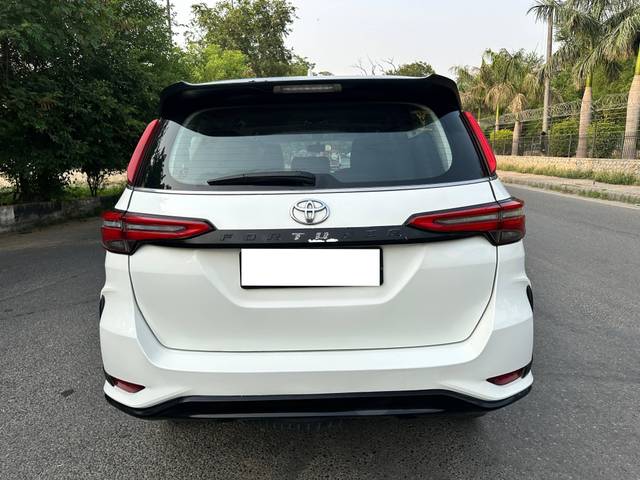 https://images10.gaadi.com/usedcar_image/4616007/original/processed_bd7113ee-5f6e-4441-bab3-09b783024e19.jpg?imwidth=6402