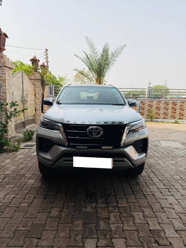 https://images10.gaadi.com/usedcar_image/4616021/original/processed_13421de0-0caa-4245-b0e0-bd0315641c51.jpg?imwidth=6400