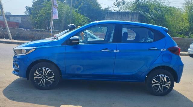 https://images10.gaadi.com/usedcar_image/4616083/original/processed_00c714e74842a1e23a26968ac990a71f.jpg?imwidth=6402