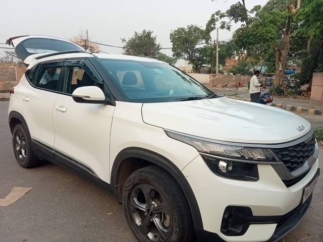 https://images10.gaadi.com/usedcar_image/4616088/original/processed_51f49f78924a5efe46ee2888916a3434.jpeg?imwidth=6400