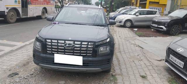https://images10.gaadi.com/usedcar_image/4616092/original/processed_e91e17c767fe846e29a677f9926d95b8.jpg?imwidth=6400