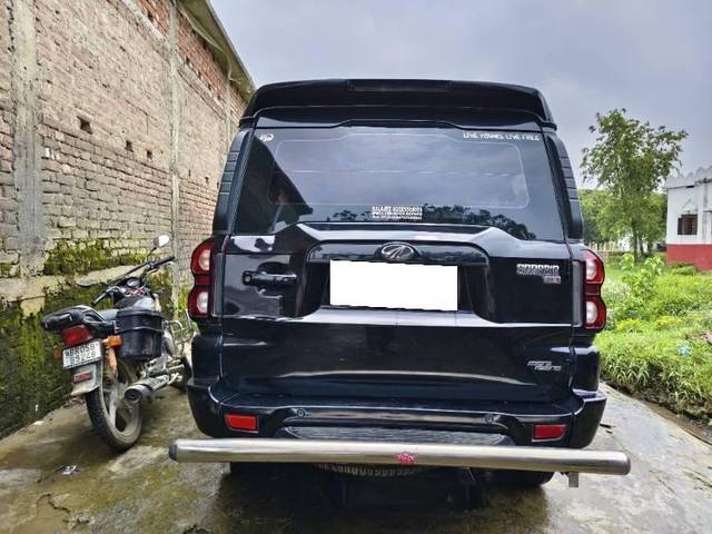 https://images10.gaadi.com/usedcar_image/4616094/original/processed_5bc1cde1-397b-4647-be6f-43123d316078.jpg?imwidth=6402
