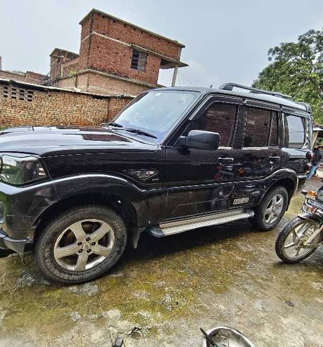 https://images10.gaadi.com/usedcar_image/4616094/original/processed_bd14e847-f8fa-4e38-92cc-c6496b1e74ef.jpg?imwidth=6400