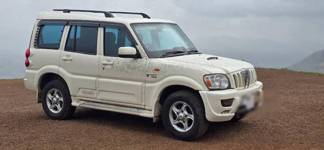 https://images10.gaadi.com/usedcar_image/4616115/original/93937bc9-8492-4f96-896d-612d2bbc30e3.png?imwidth=6400