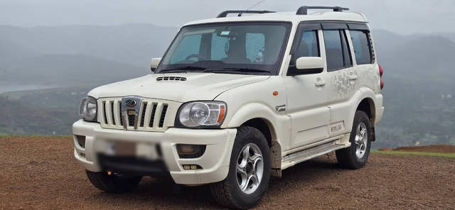 https://images10.gaadi.com/usedcar_image/4616115/original/e07508d8-40d1-4d6c-9973-9c7475a2d280.png?imwidth=6401