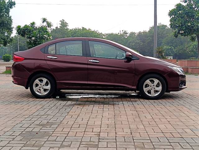 https://images10.gaadi.com/usedcar_image/4616121/original/d7fca62791cc55cf8f25aa59dc353066.jpg?imwidth=6401