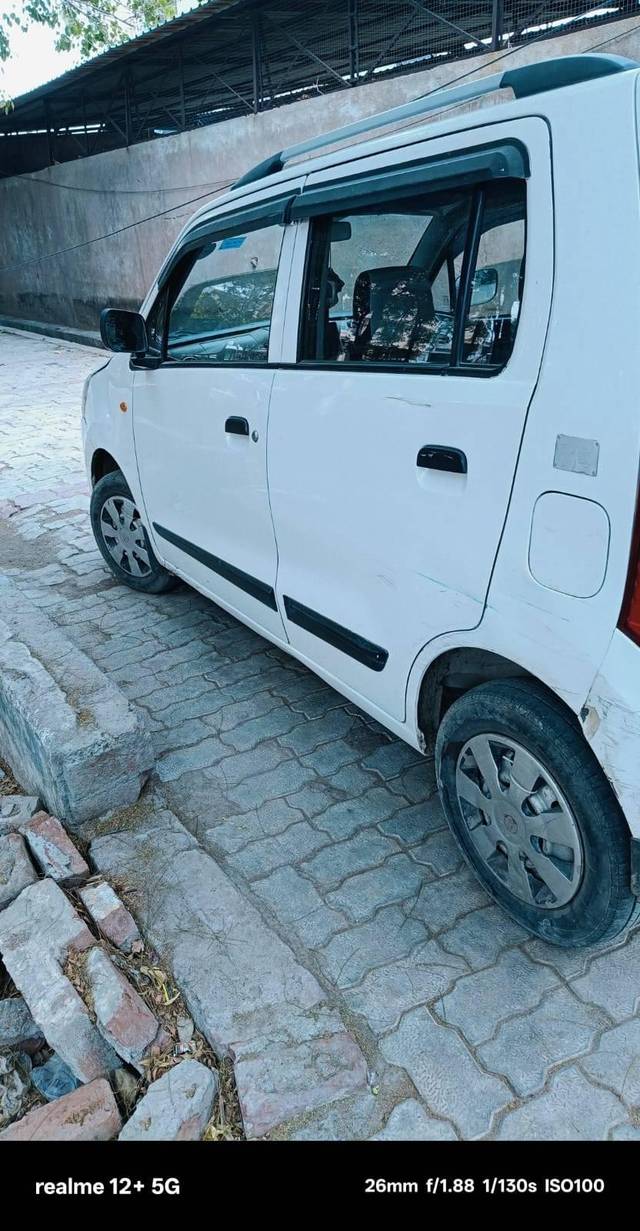 https://images10.gaadi.com/usedcar_image/4616127/original/processed_085032df5aad1e04844dc16082b7c5e8.jpg?imwidth=6402