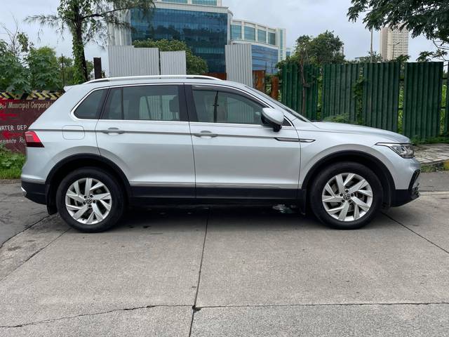 https://images10.gaadi.com/usedcar_image/4616132/original/processed_862f68f3485a50eea3e9dadf040d53ab.jpg?imwidth=6401