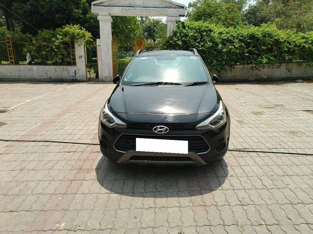 https://images10.gaadi.com/usedcar_image/4616133/original/processed_3120f7697b660b3a5d16dd12b052d1f2.jpg?imwidth=6402