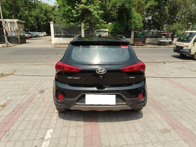 https://images10.gaadi.com/usedcar_image/4616133/original/processed_e78a9c76e0bdb9578d5ab6489e394515.jpg?imwidth=6401