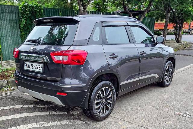 https://images10.gaadi.com/usedcar_image/4616142/original/processed_137187aa98af1b15679cf3175c0e2337.jpg?imwidth=6402