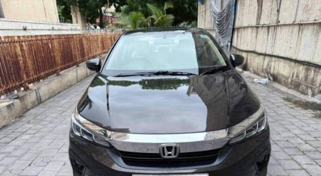 https://images10.gaadi.com/usedcar_image/4616143/original/processed_9448dc70adc545bf48bf4436d5534fb7.jpeg?imwidth=6402