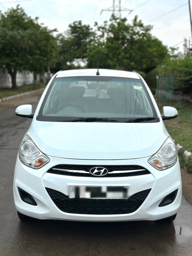 https://images10.gaadi.com/usedcar_image/4616146/original/processed_6e139cf4927f93509e2cf04e95ed1e84.jpg?imwidth=6400