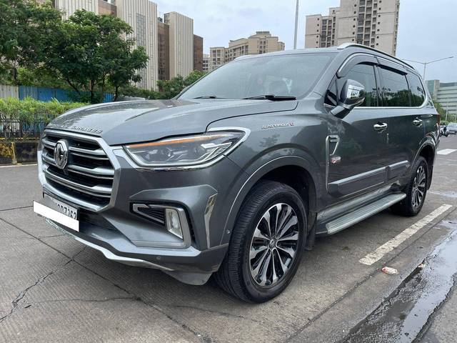 https://images10.gaadi.com/usedcar_image/4616150/original/processed_082f6bc9ee9f3675ebd76190f4fe6f8d.jpg?imwidth=6402