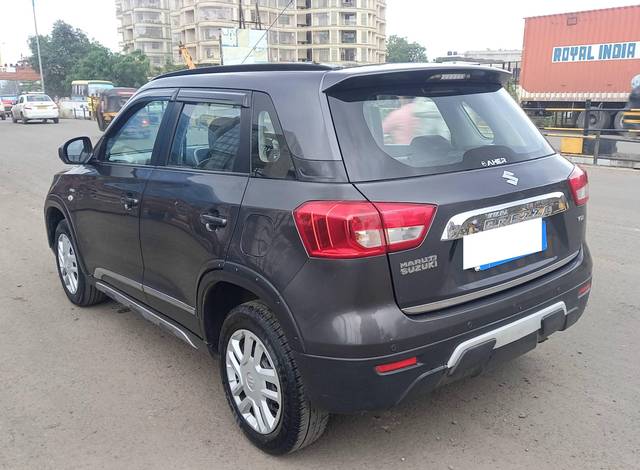 https://images10.gaadi.com/usedcar_image/4616163/original/processed_cfb6b12d3d495d9c480dfeaaf39677a2.jpg?imwidth=6402