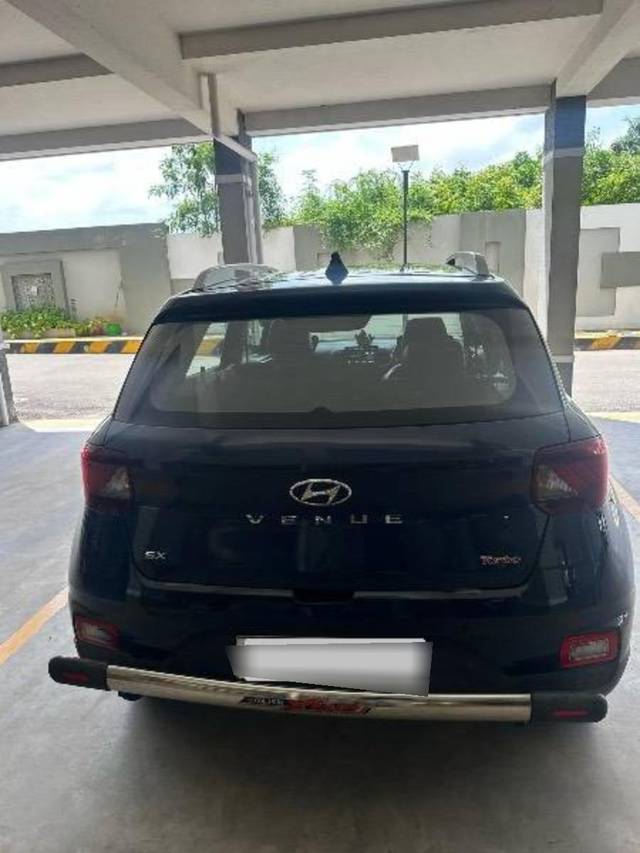 https://images10.gaadi.com/usedcar_image/4616190/original/processed_30a858cb-a195-4ffd-9c1d-f8c1c4332dc6.jpeg?imwidth=6401