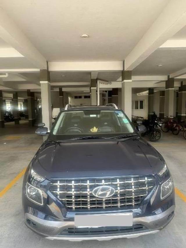 https://images10.gaadi.com/usedcar_image/4616190/original/processed_f807f994-a691-4f7f-b8d5-15d5821853ef.jpeg?imwidth=6400