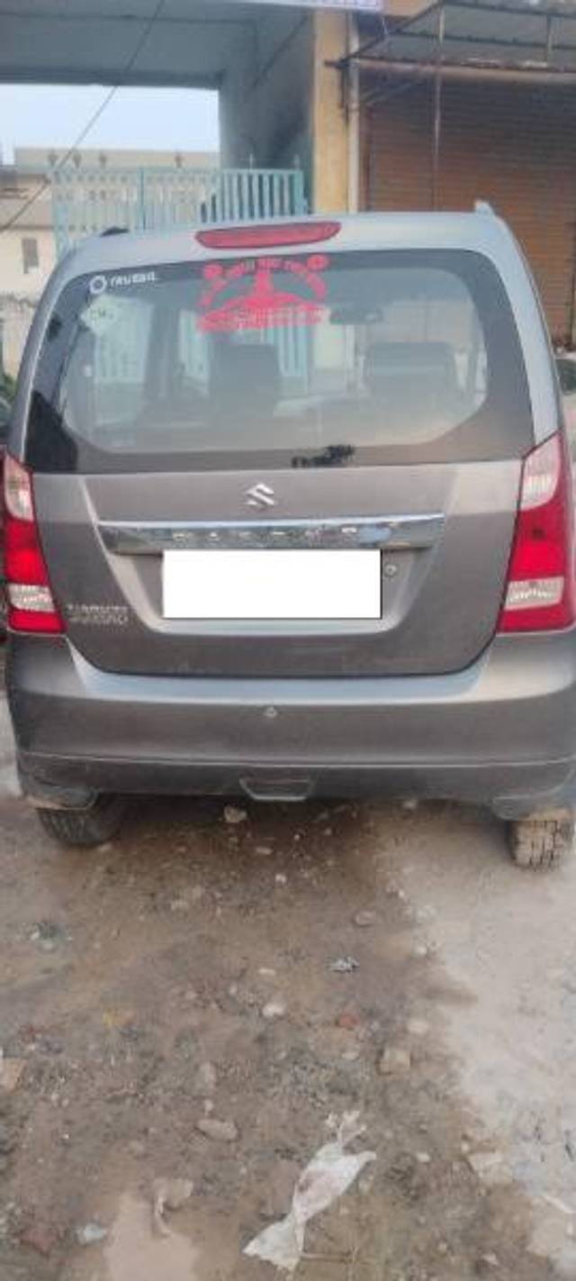 https://images10.gaadi.com/usedcar_image/4616241/original/processed_166aebab-7883-49e2-a9fd-04e7c7f8302c.jpg?imwidth=6401