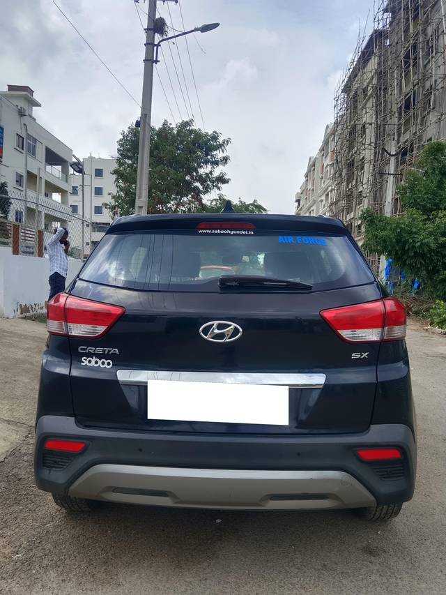 https://images10.gaadi.com/usedcar_image/4616319/original/processed_d085d6621c9cddf01d9ce14a18b3f17d.jpg?imwidth=6401