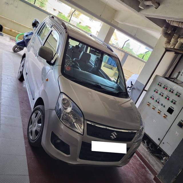 https://images10.gaadi.com/usedcar_image/4616345/original/processed_ad76d26f-c3ab-4fc1-9815-20ed0f71b58e.jpg?imwidth=6401