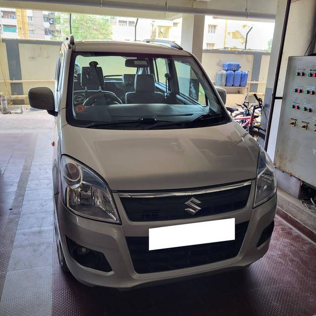 https://images10.gaadi.com/usedcar_image/4616345/original/processed_fb888a4b-54c4-46a3-9aa4-3c60fd471ca6.jpg?imwidth=6402