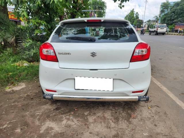https://images10.gaadi.com/usedcar_image/4616356/original/processed_8ea94d2c-b519-48f0-9956-31c32b90be76.jpg?imwidth=6402