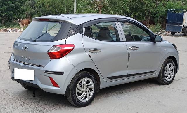 https://images10.gaadi.com/usedcar_image/4616413/original/processed_6a9850af-82e9-43b8-aaf9-3d9af504be7d.jpg?imwidth=6402