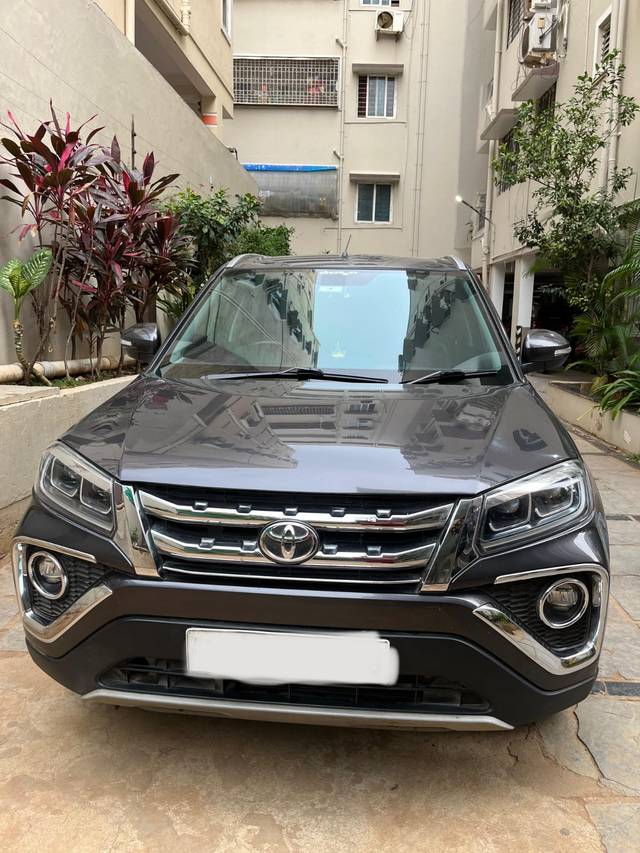 https://images10.gaadi.com/usedcar_image/4616456/original/1001199c-7007-4d37-9f1d-f47c129f17f1.jpg?imwidth=6400