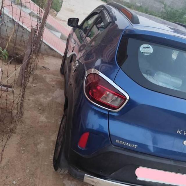 https://images10.gaadi.com/usedcar_image/4616493/original/processed_4bd9b1a5-0aa9-4499-b255-bf28ed902f6d.jpg?imwidth=6402