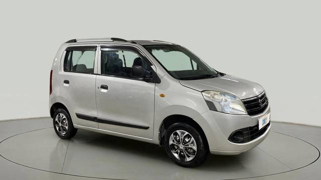 https://images10.gaadi.com/usedcar_image/4616576/original/cbb2f2cec828d9b28f75a21fc466a947.jpg?imwidth=6400