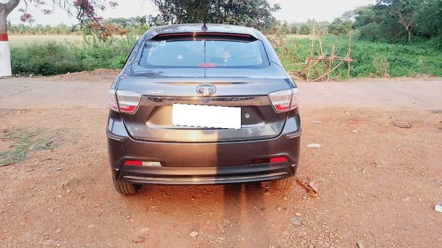 https://images10.gaadi.com/usedcar_image/4616595/original/processed_ea99fe7a-4577-46f5-becd-3edbb5769fbb.jpg?imwidth=6401