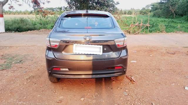 https://images10.gaadi.com/usedcar_image/4616595/original/processed_processed_ea99fe7a-4577-46f5-becd-3edbb5769fbb.jpg?imwidth=6402