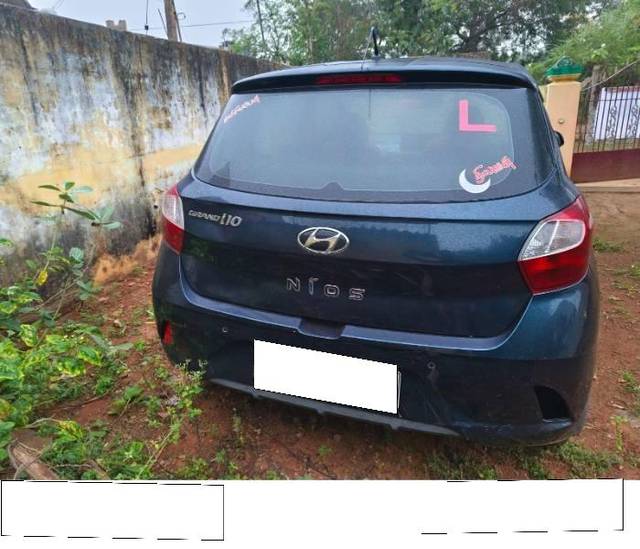 https://images10.gaadi.com/usedcar_image/4616597/original/processed_56051cf8-602d-4be8-9164-456f0a943ef4.jpg?imwidth=6402