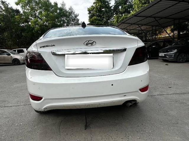 https://images10.gaadi.com/usedcar_image/4616607/original/processed_processed_e96346b3-cbd6-42f9-b893-8d542cf19434.jpeg?imwidth=6402