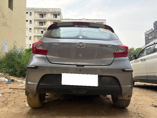 https://images10.gaadi.com/usedcar_image/4616702/original/processed_9c975df7-c042-4847-b277-6f3152ef8db4.jpeg?imwidth=6402