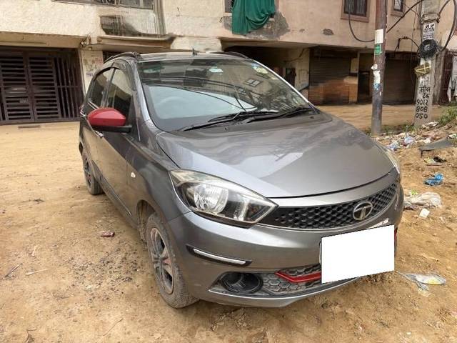 https://images10.gaadi.com/usedcar_image/4616702/original/processed_f9bc665e-fcaf-4149-a3a0-98f60ef8b8bd.jpeg?imwidth=6400