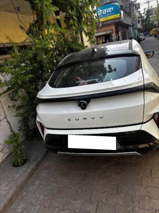 https://images10.gaadi.com/usedcar_image/4616767/original/processed_eda2cb9e-c4b7-4432-849d-5e4c5fcbcf1f.jpeg?imwidth=6402
